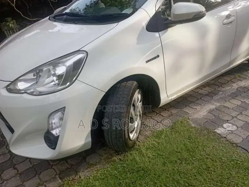 Toyota Aqua 2015 Car (Used)