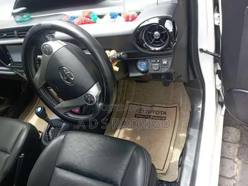 Toyota Aqua 2015 Car (Used)