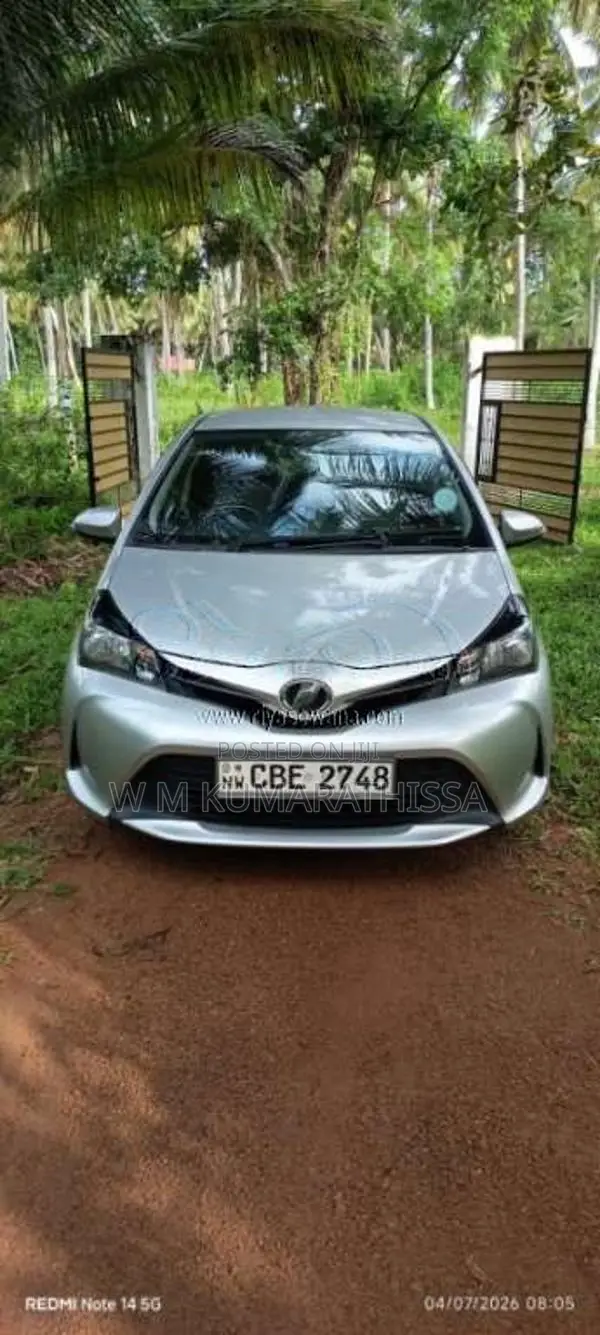 Toyota Vitz 2016 Car (Used)