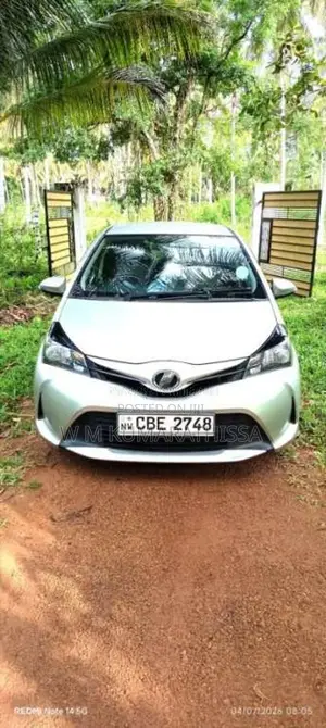 Toyota Vitz 2016 Car (Used)