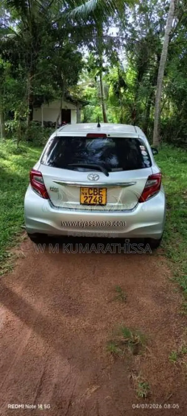 Toyota Vitz 2016 Car (Used)