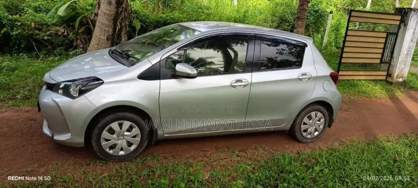 Toyota Vitz 2016 Car (Used)