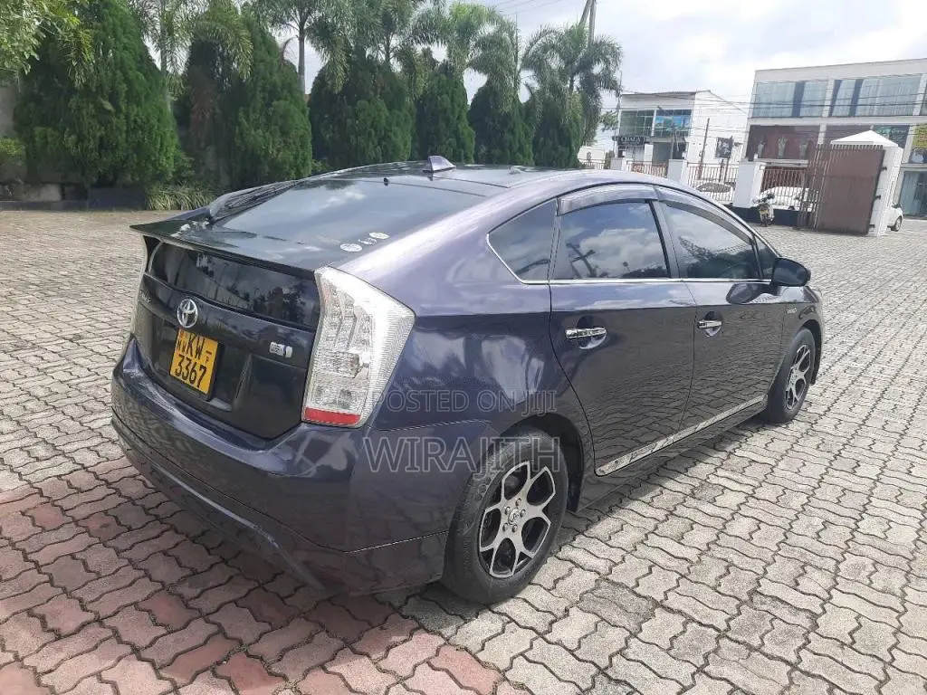 Toyota Prius S Touring 2011 Car (Used)