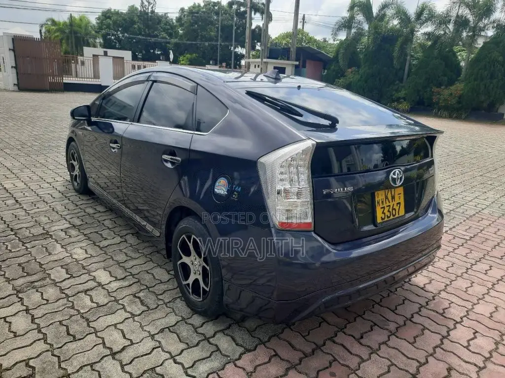 Toyota Prius S Touring 2011 Car (Used)