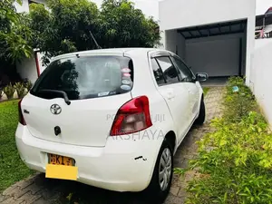 Toyota Vitz 2007 Car (Used)