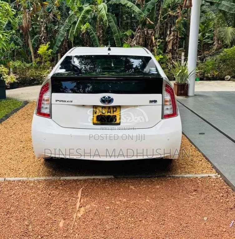 Toyota Prius 2016 Car (Used)