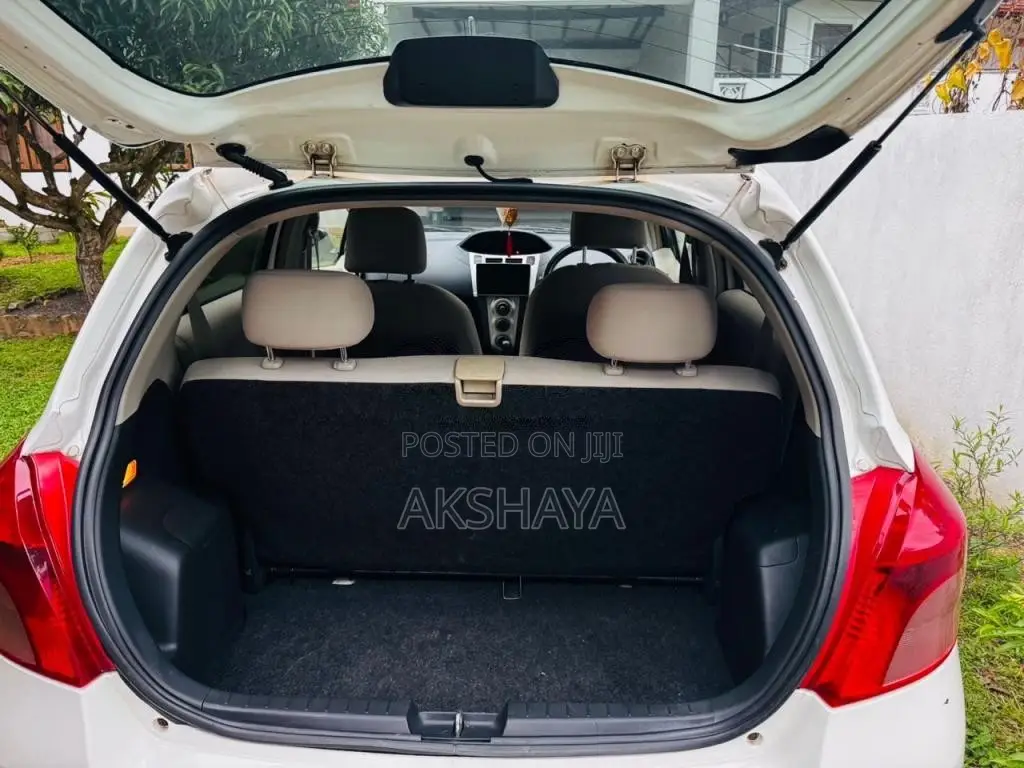 Toyota Vitz 2007 Car (Used)