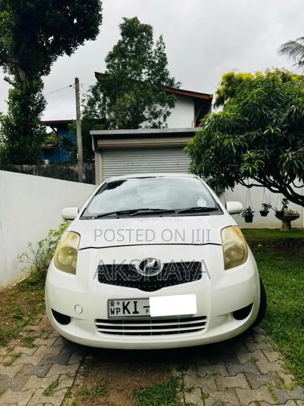 Toyota Vitz 2007 Car (Used)