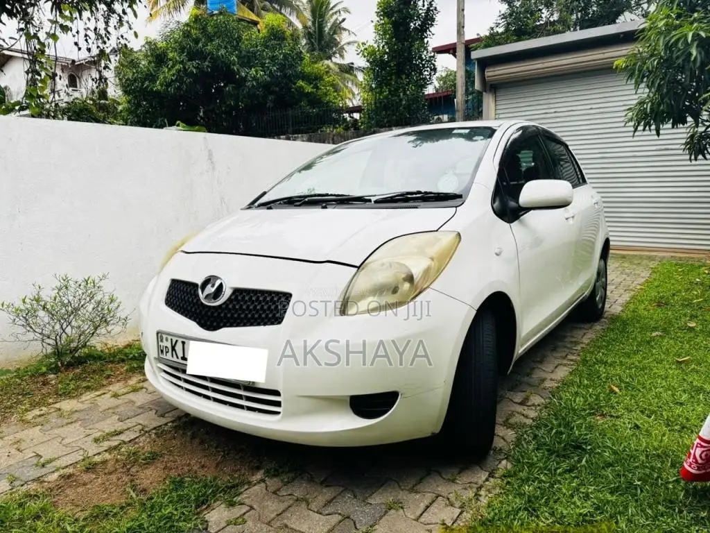 Toyota Vitz 2007 Car (Used)