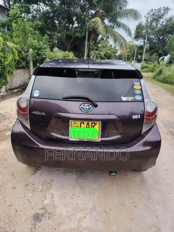 Toyota Aqua 2014 Car (Used)