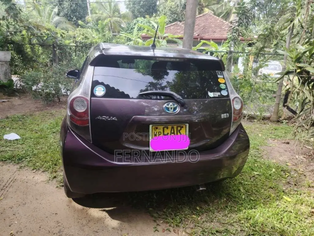 Toyota Aqua 2014 Car (Used)