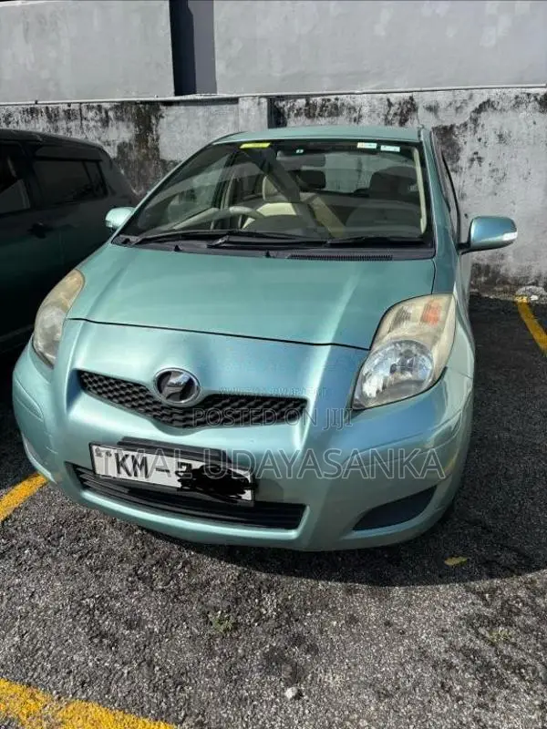 Toyota Vitz 2008 Car (Used)