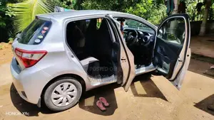 Toyota Vitz 2017 Car (Used)