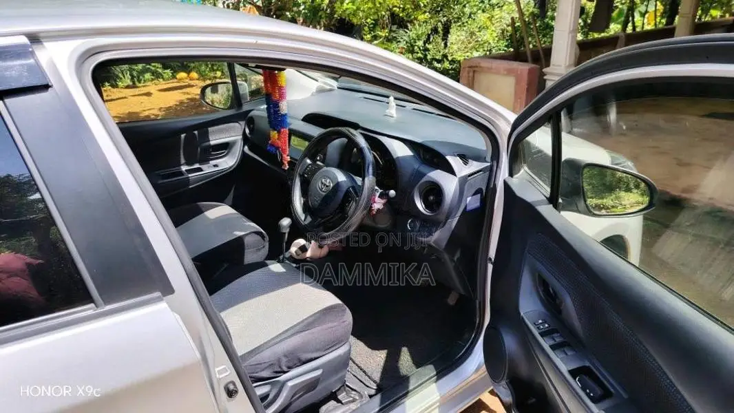 Toyota Vitz 2017 Car (Used)