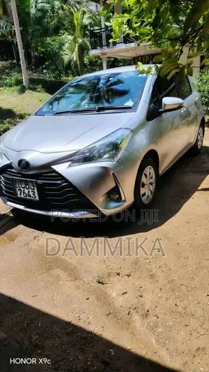 Toyota Vitz 2017 Car (Used)