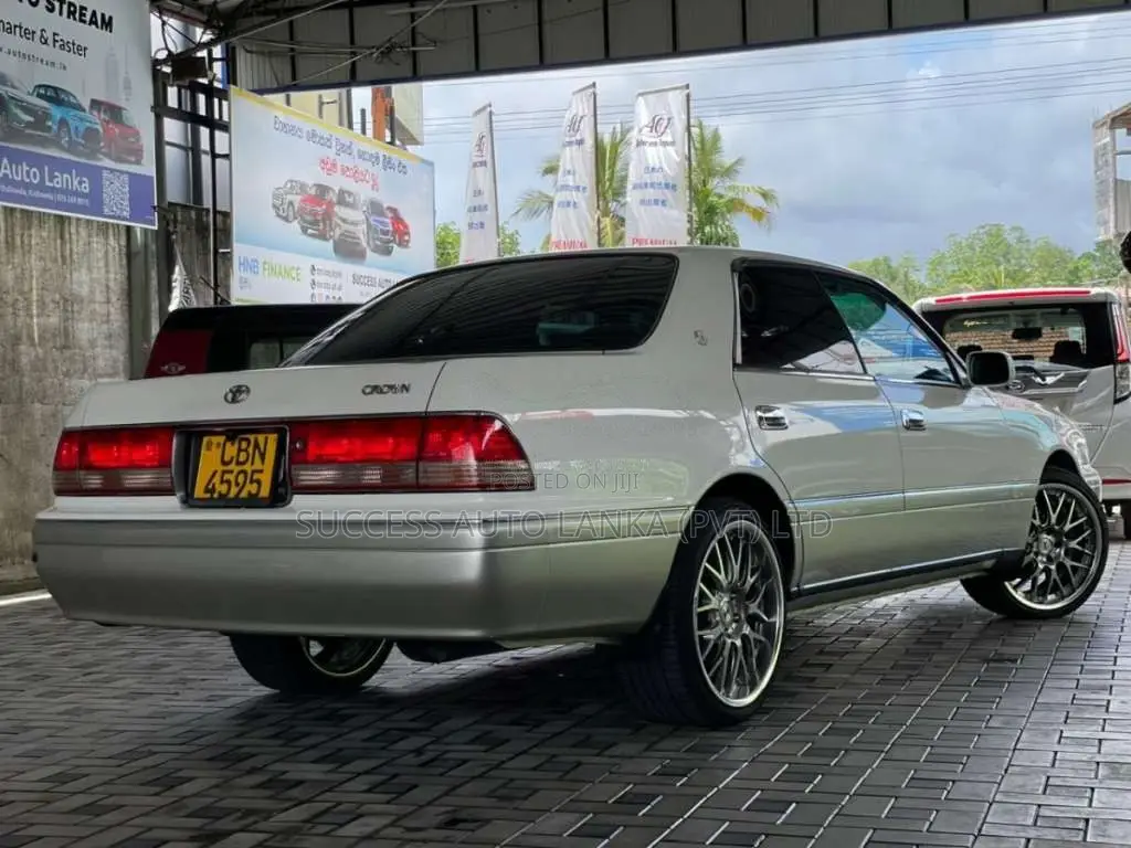 Toyota Crown 1998 Car (Used)