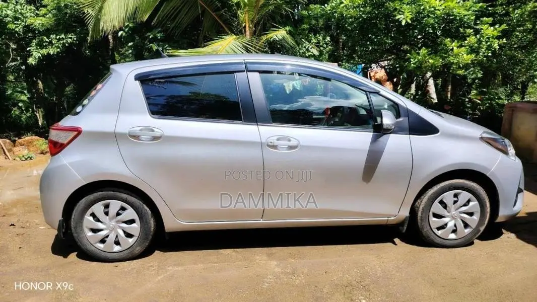 Toyota Vitz 2017 Car (Used)