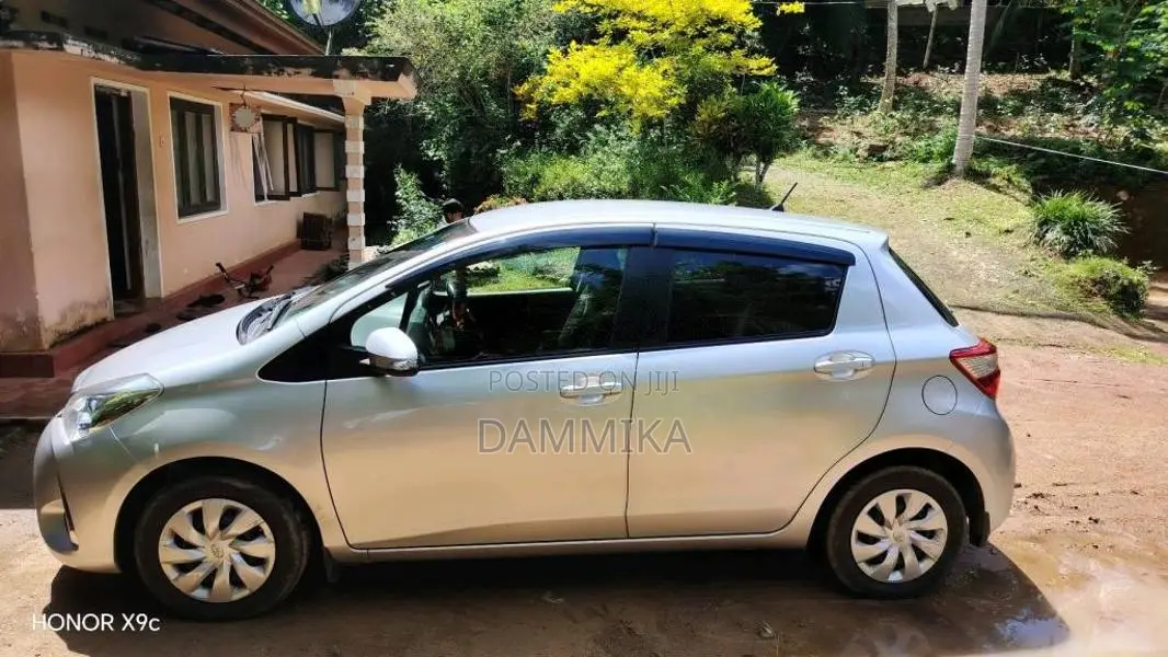 Toyota Vitz 2017 Car (Used)
