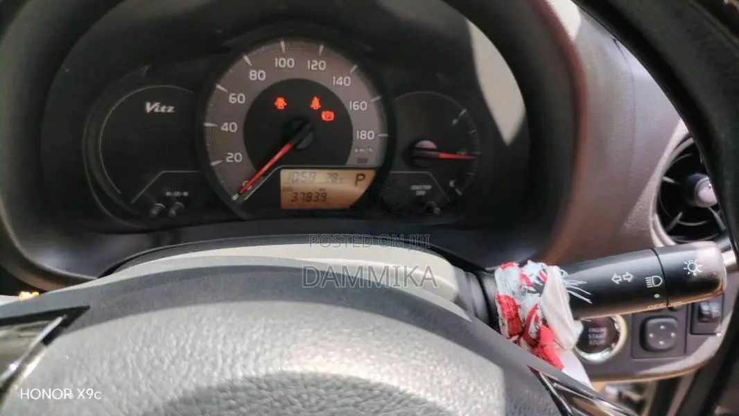 Toyota Vitz 2017 Car (Used)