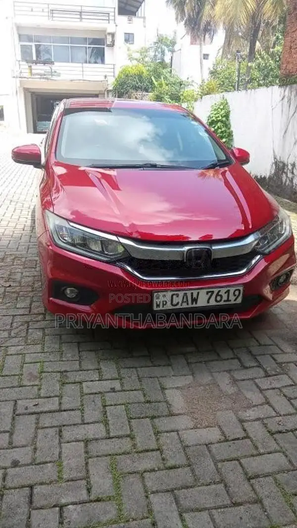 Honda Grace 2017 Car (Used)