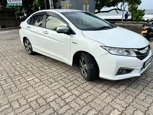 Honda Grace 2016 Car (Used)