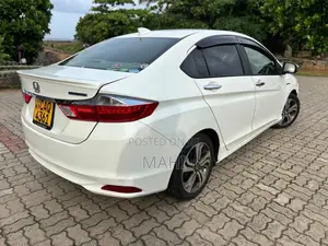 Honda Grace 2016 Car (Used)