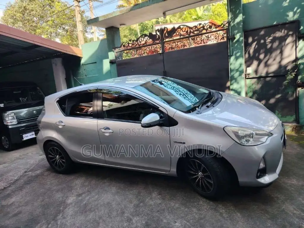 Toyota Aqua 2015 Car (Used)