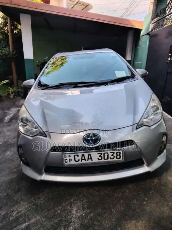 Toyota Aqua 2015 Car (Used)
