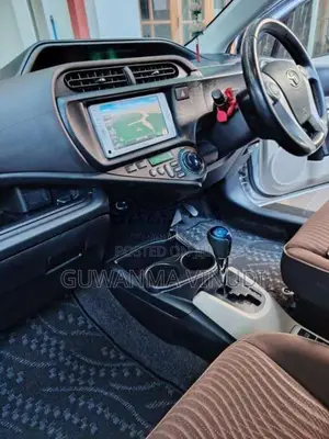 Toyota Aqua 2015 Car (Used)
