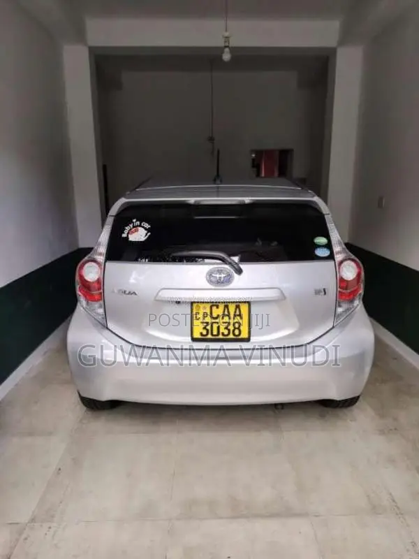 Toyota Aqua 2015 Car (Used)