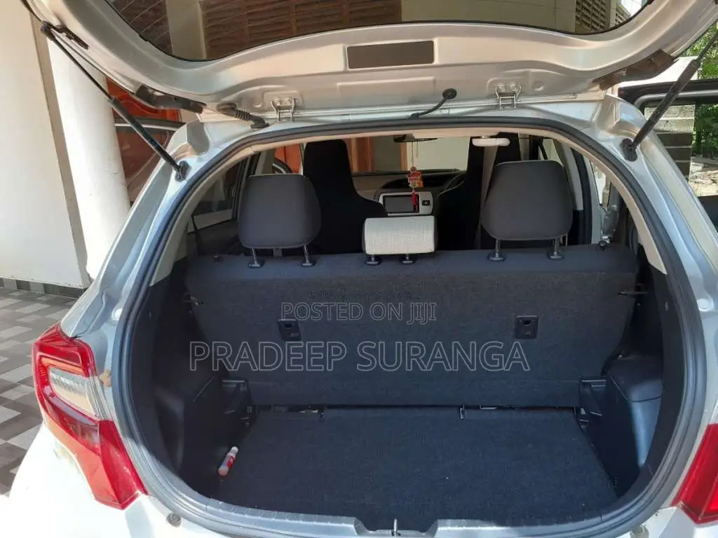 Toyota Vitz 2016 Car (Used)