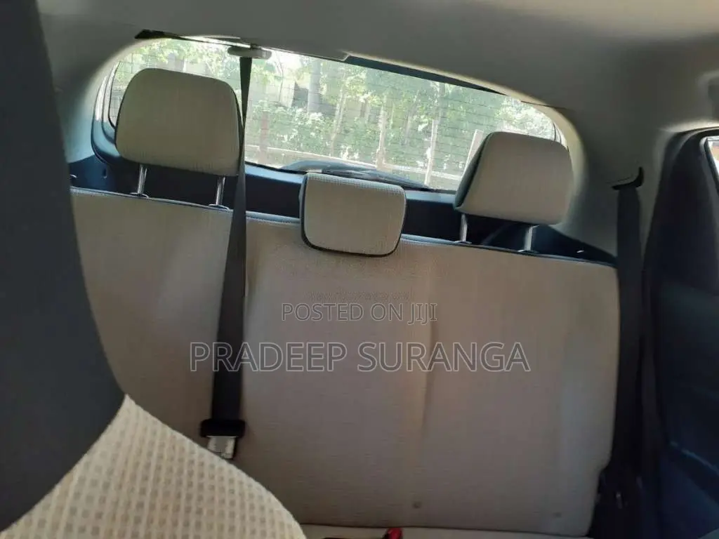 Toyota Vitz 2016 Car (Used)