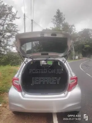 Toyota Vitz 2015 Car (Used)