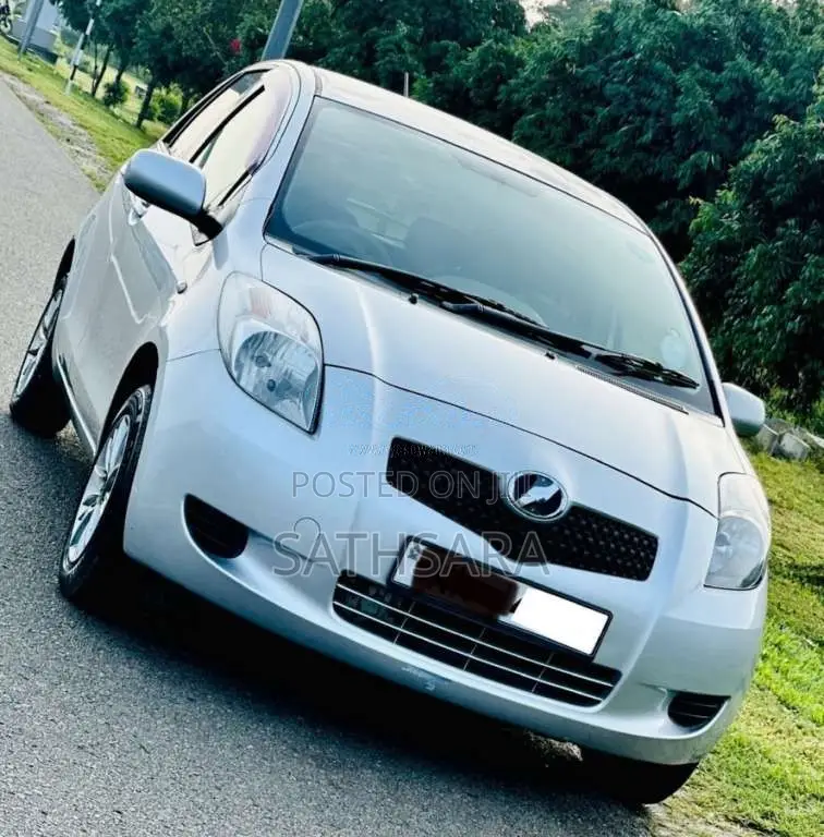 Toyota Vitz 2008 Car (Used)