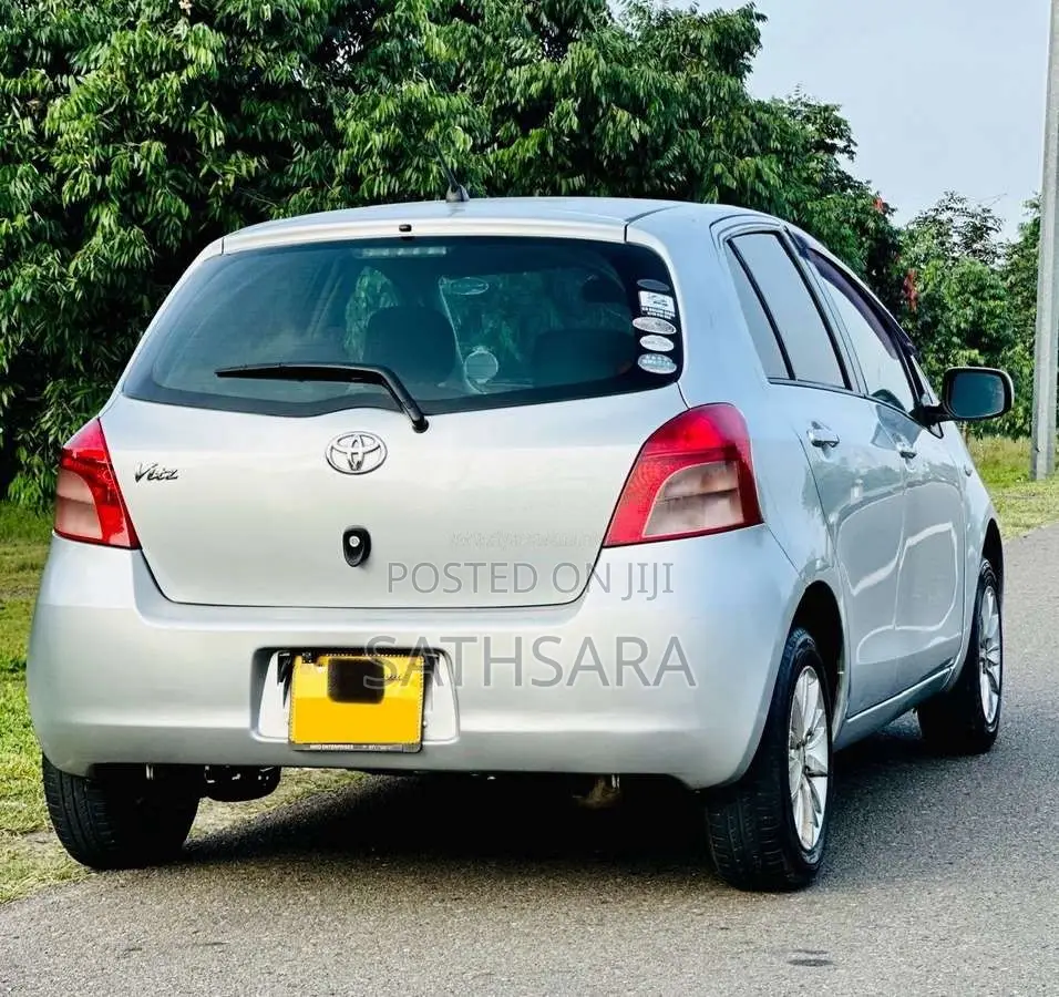 Toyota Vitz 2008 Car (Used)
