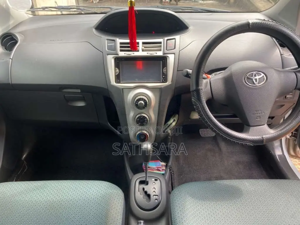 Toyota Vitz 2008 Car (Used)