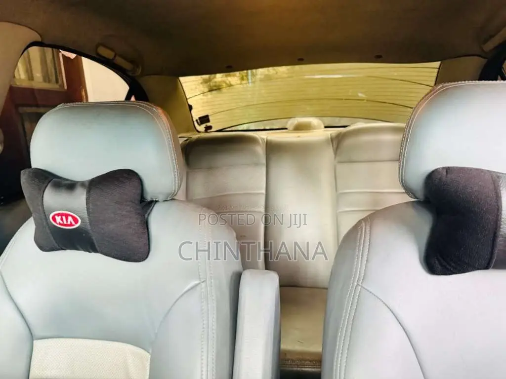 Kia Rio LS 2000 Car (Used)