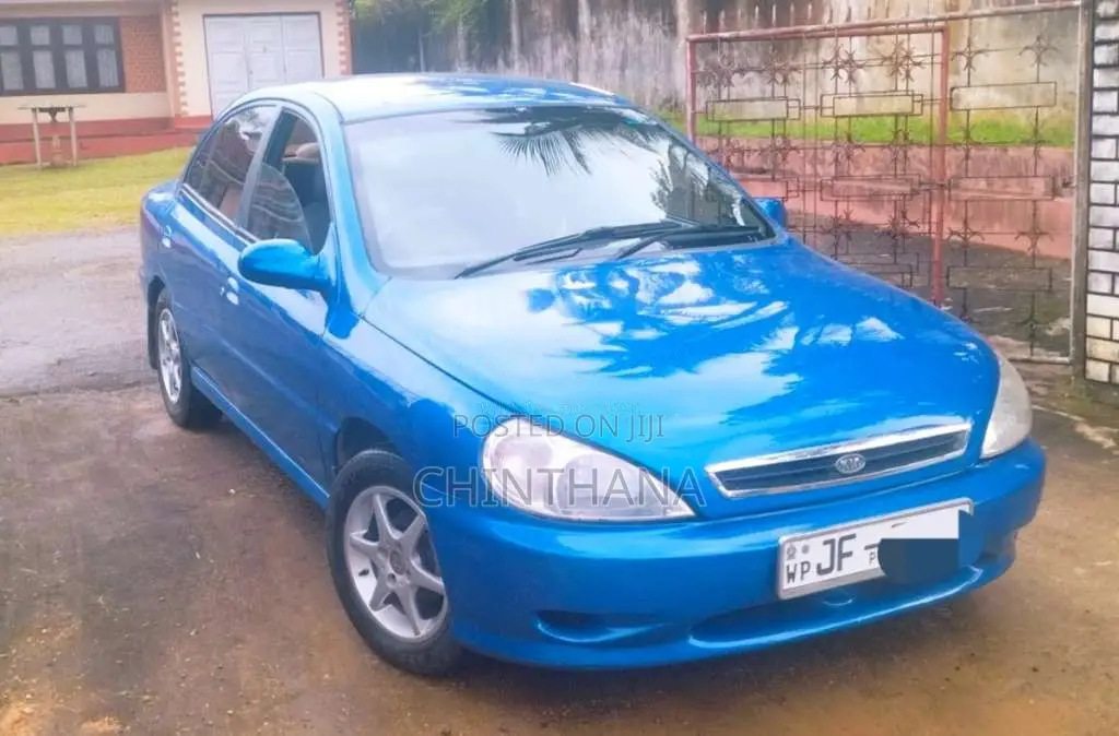 Kia Rio LS 2000 Car (Used)