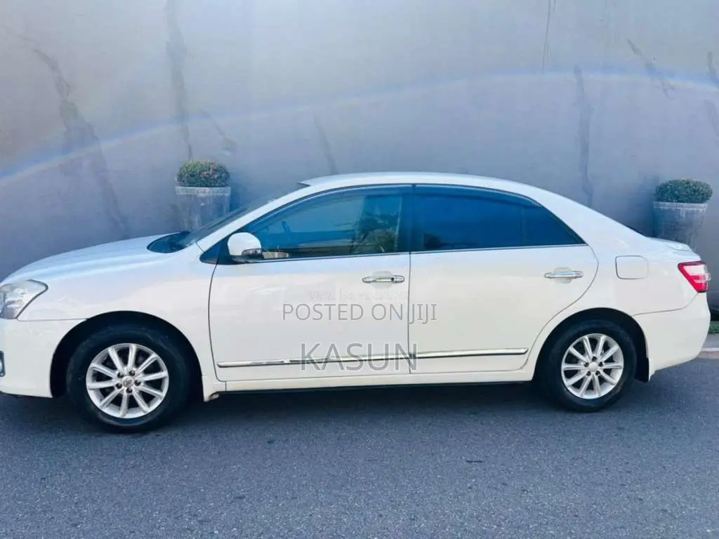 Toyota Premio 2013 Car (Used)