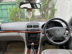 Mercedes-Benz W211 2005 Car (Used)
