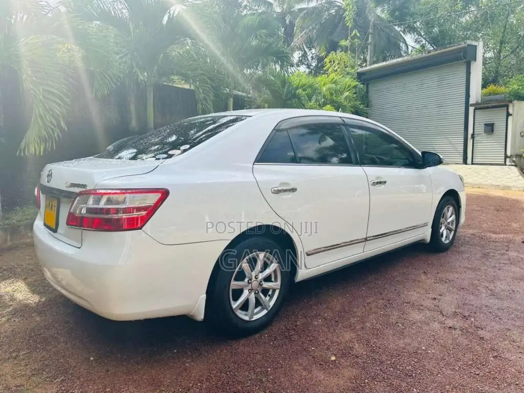 Toyota Premio 2013 Car (Used)