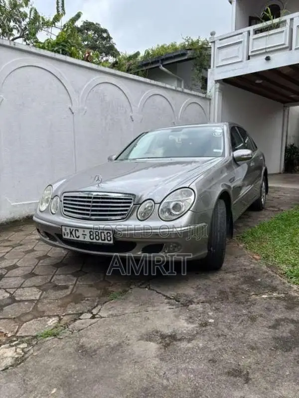 Mercedes-Benz W211 2005 Car (Used)