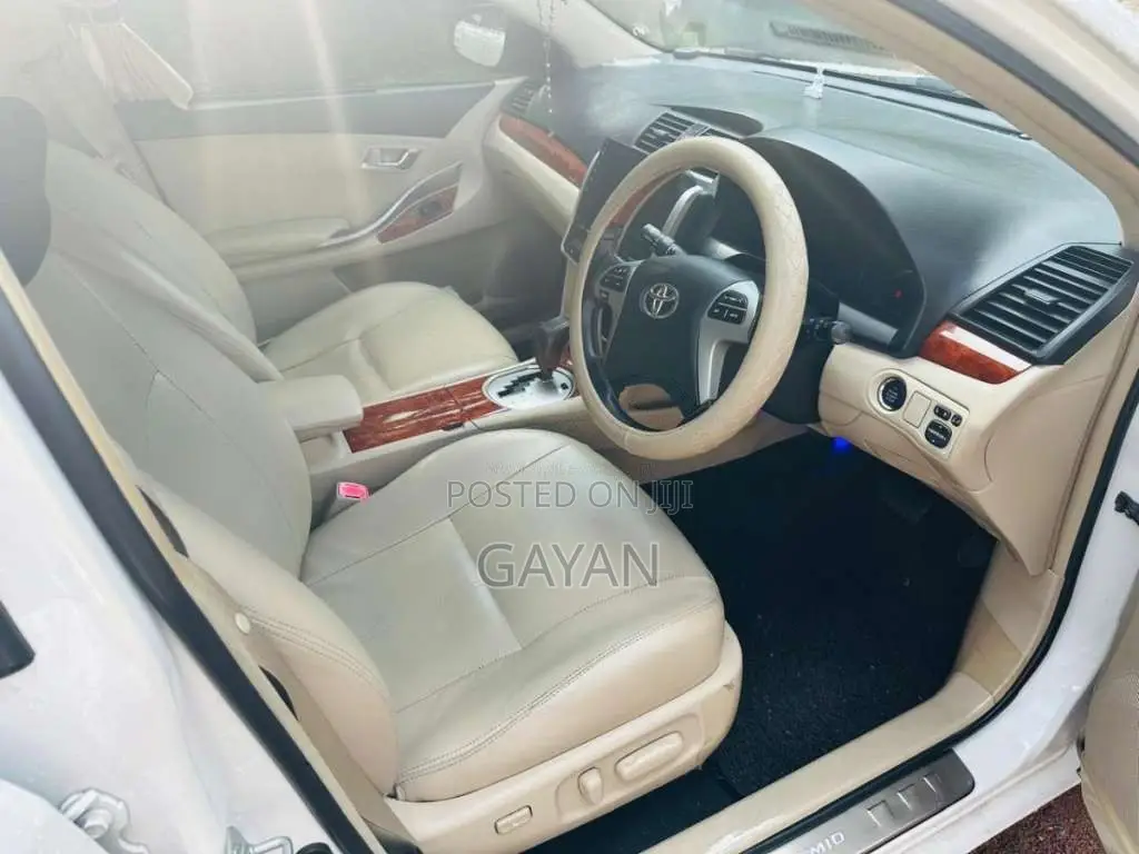 Toyota Premio 2013 Car (Used)