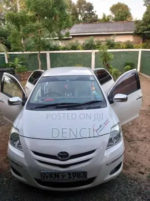 Toyota Belta 2011 Car (Used)