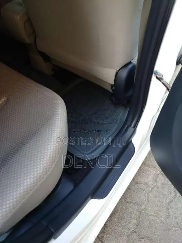 Toyota Belta 2011 Car (Used)