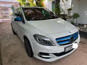 Mercedes-Benz B250e 2015 Car (Used)