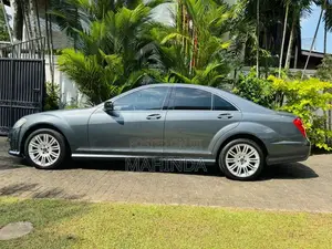 Mercedes-Benz S300 2009 Car (Used)
