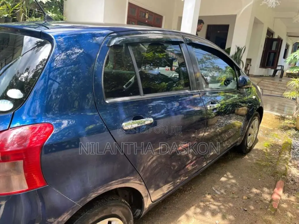Toyota Vitz 2009 Car (Used)