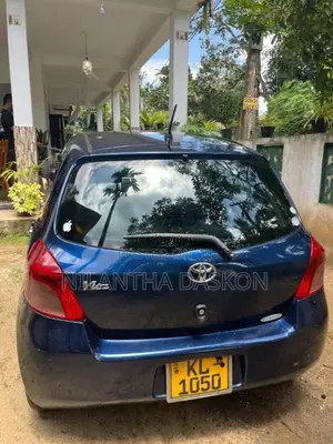 Toyota Vitz 2009 Car (Used)