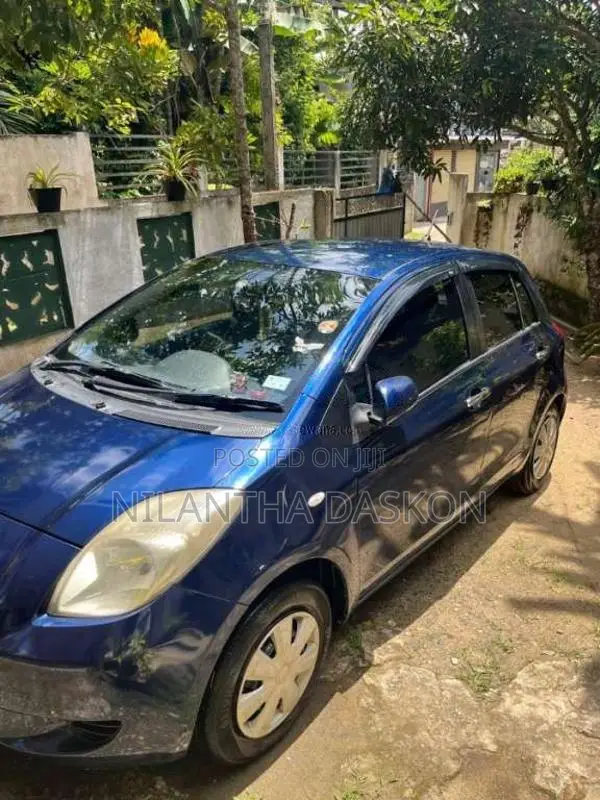 Toyota Vitz 2009 Car (Used)